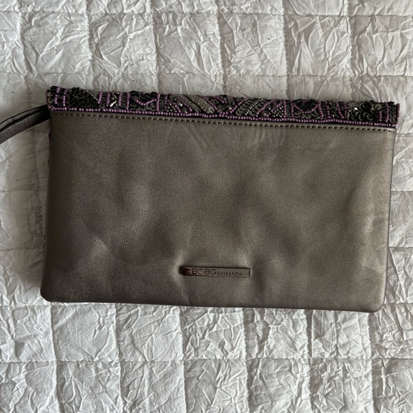 NWOT BCBGeneration Sequined Silver Clutch - Picture 4 of 5